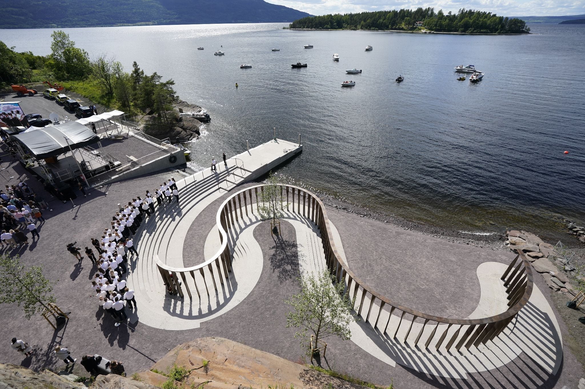 Norvège: inauguration d'un mémorial aux victimes du massacre d'Utoya – L'Express