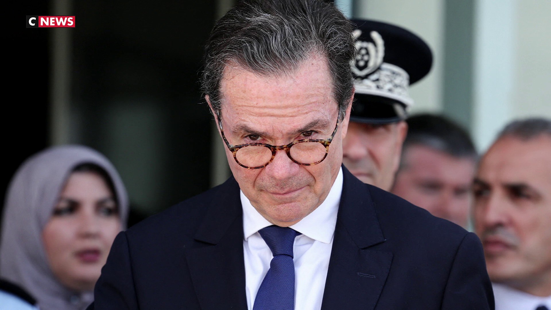 La France souhaite de nouveau délivrer 250.000 visas par an aux ressortissants algériens, annonce l'ambassadeur français