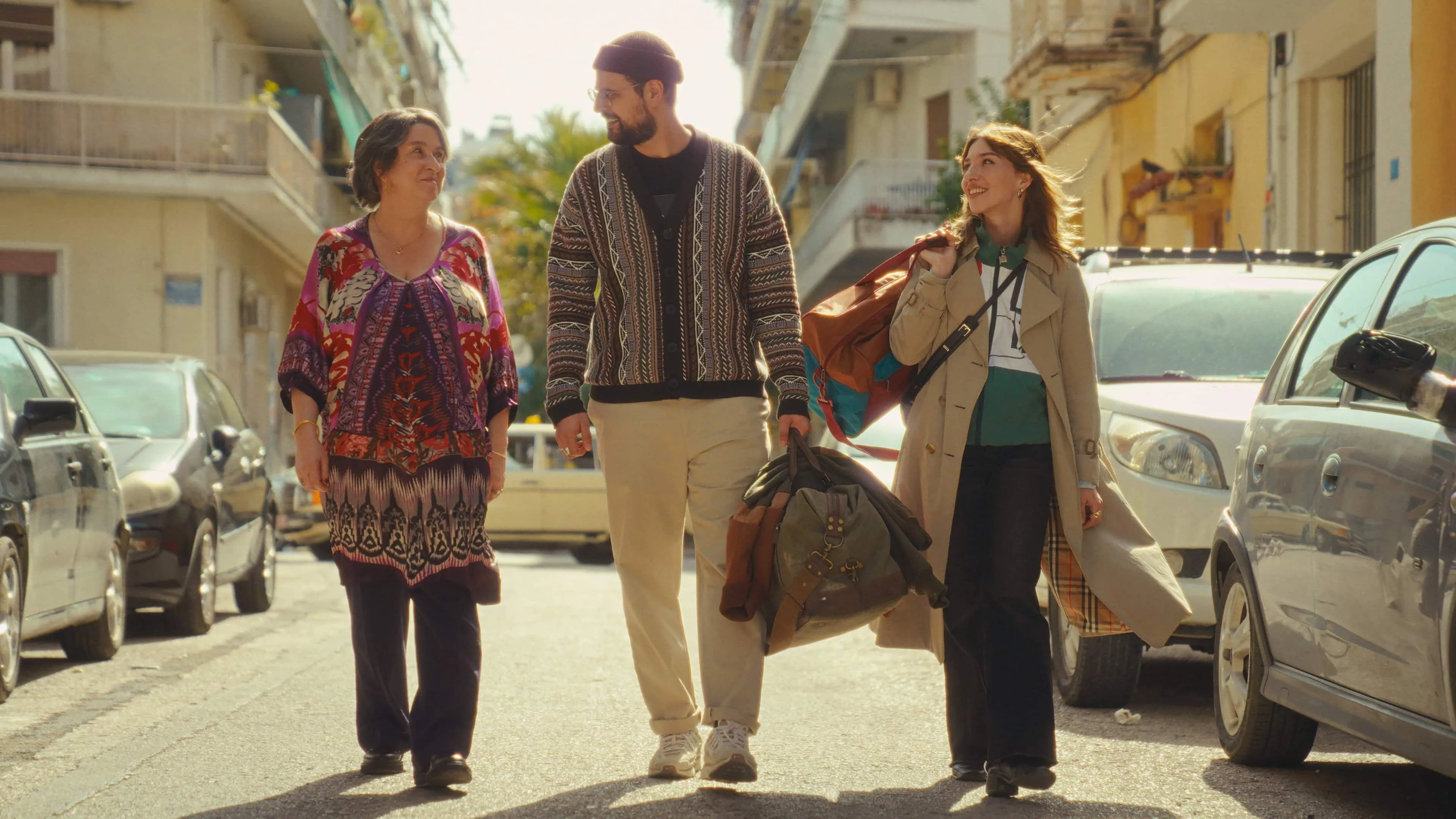 Bande-annonce de Tout va super : une comédie familiale sur les dilemmes du  quotidien