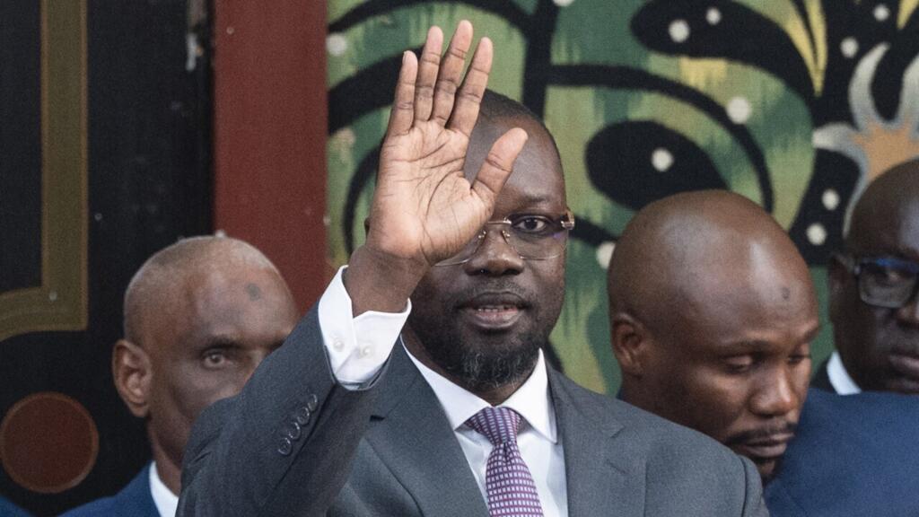 Sénégal : après son limogeage, le retour en force de Sonko élu à la tête de l'Assemblée  nationale - France 24