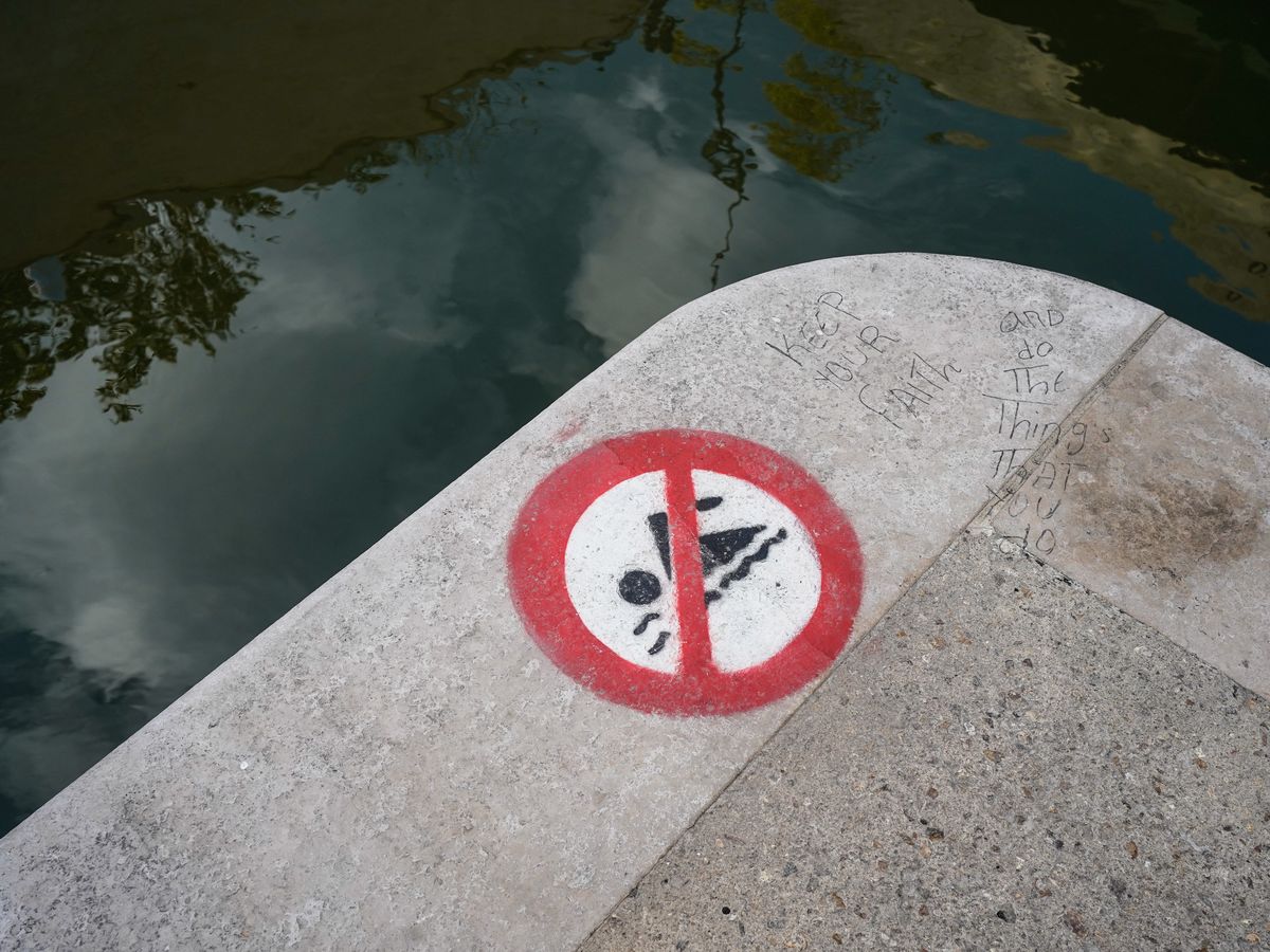 REPORTAGE. "Je connais mes limites" : malgré les appels à la prudence et  les interdictions de baignade, ces habitués continuent de plonger dans la  Marne – franceinfo