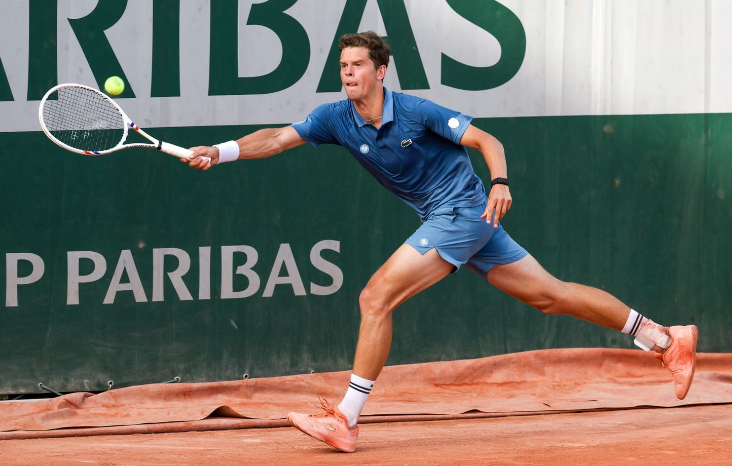 Roland-Garros 2026 : Le Belge Alexander Blockx forfait après s'être pris  les pieds dans les bâches de fond de court