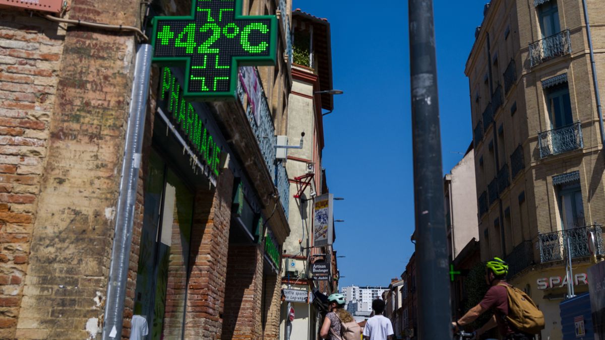 Épisode "inédit" de fortes chaleurs : la température va encore monter  mercredi en France alors que le record de température pour un mois de mai a été  battu – franceinfo
