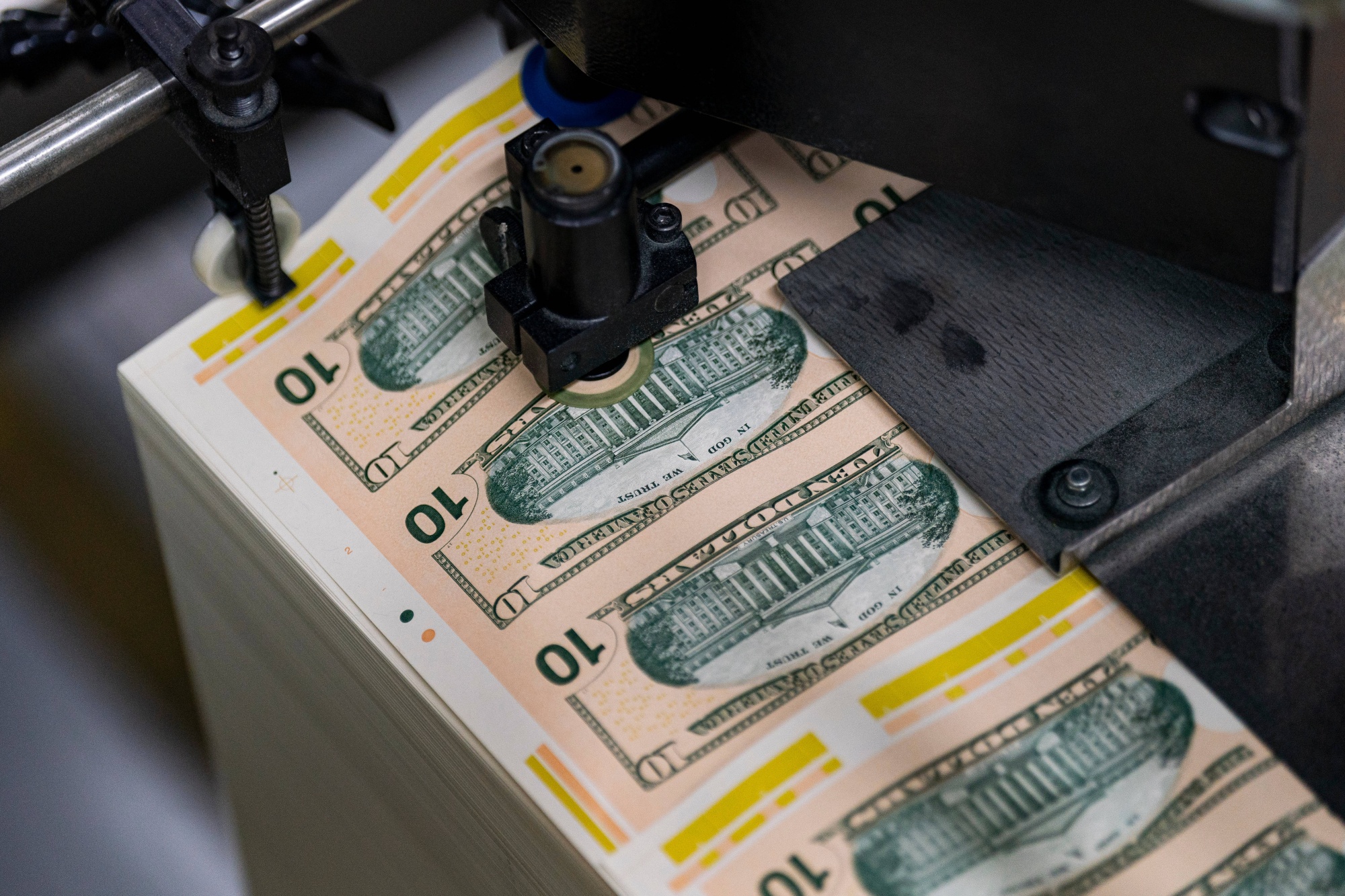 FX Hedging Gains Steam at US, UK Firms as War Sparks Volatility - Bloomberg