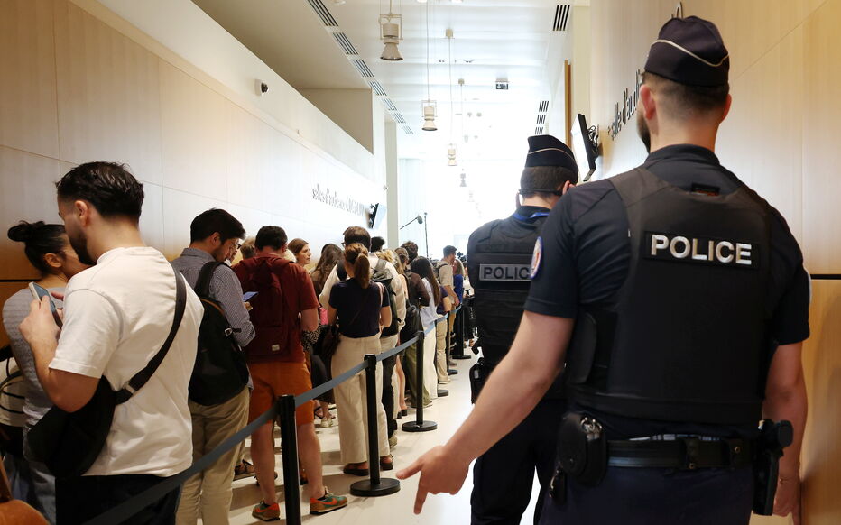 Agressions sexuelles dans le périscolaire : trois ans de prison, dont un ferme  sous bracelet, requis contre un animateur - Le Parisien