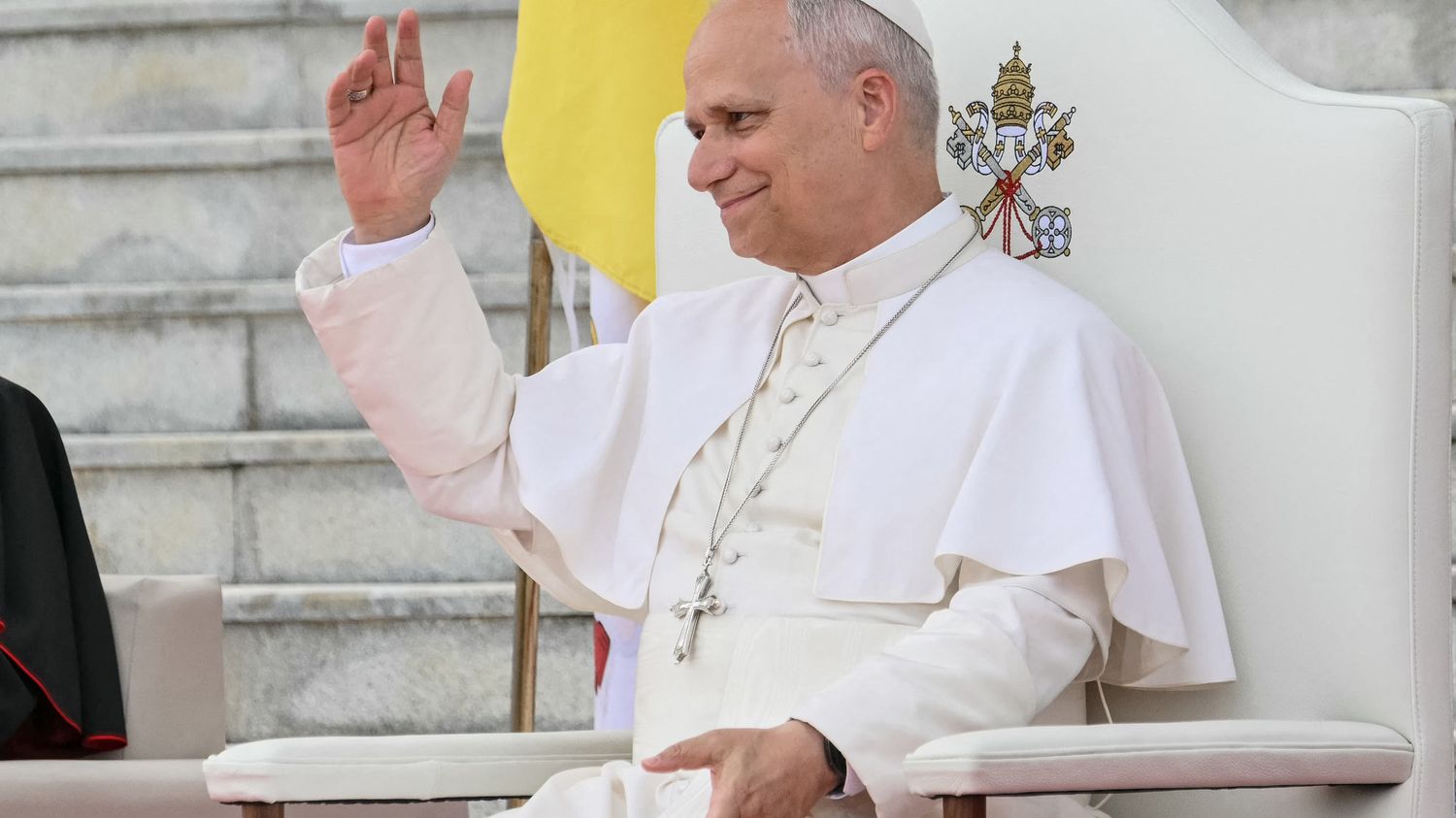 Non, le pape Léon XIV ne s'est pas "allié" à Anthropic et son IA, Claude… mais  il a bien cité Gandalf – franceinfo