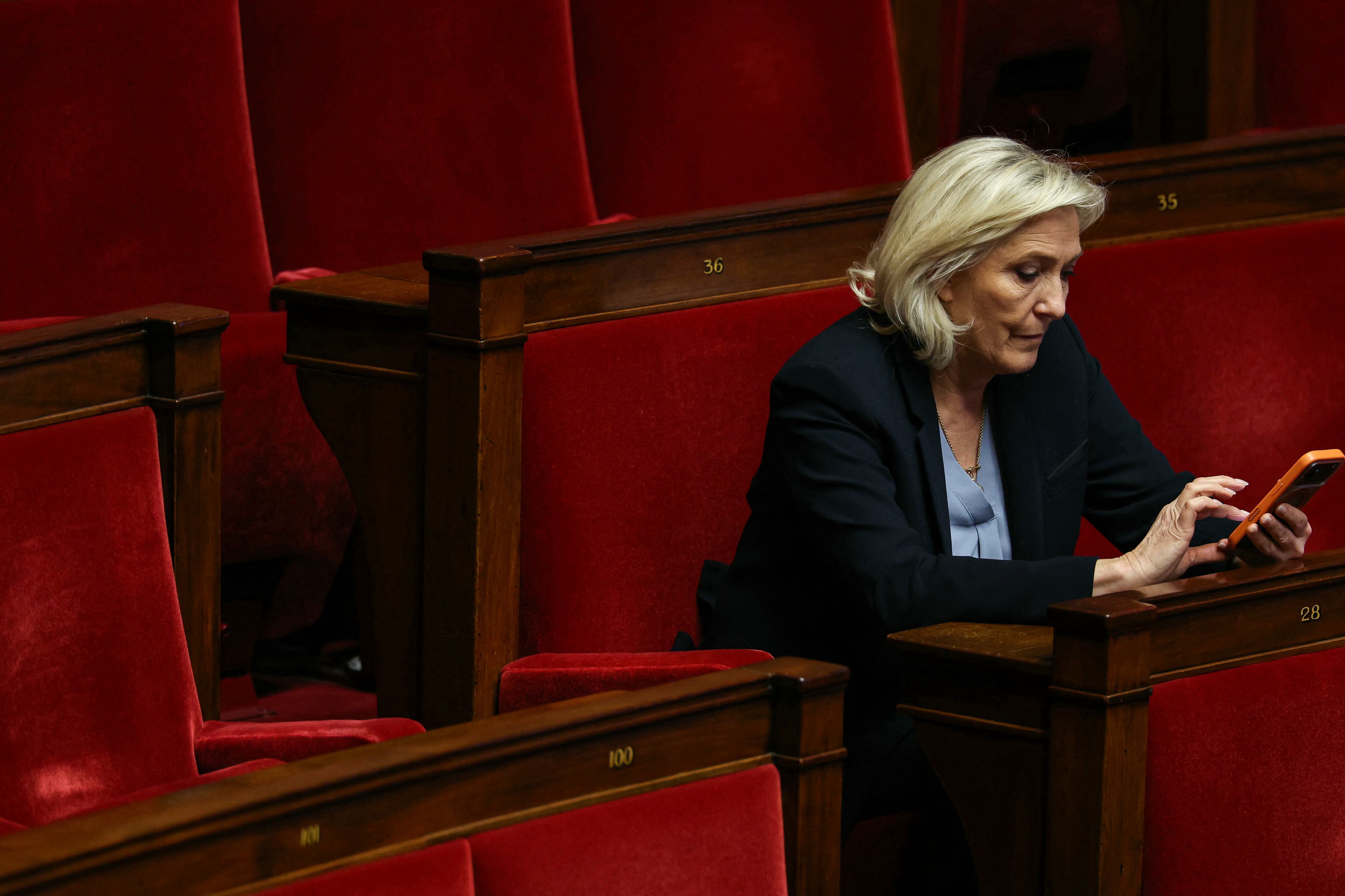 Comment une vidéo relayée par Marine Le Pen, coupée et remontée neuf fois,  manipule le discours de Mélenchon sur la «nouvelle France» – Libération
