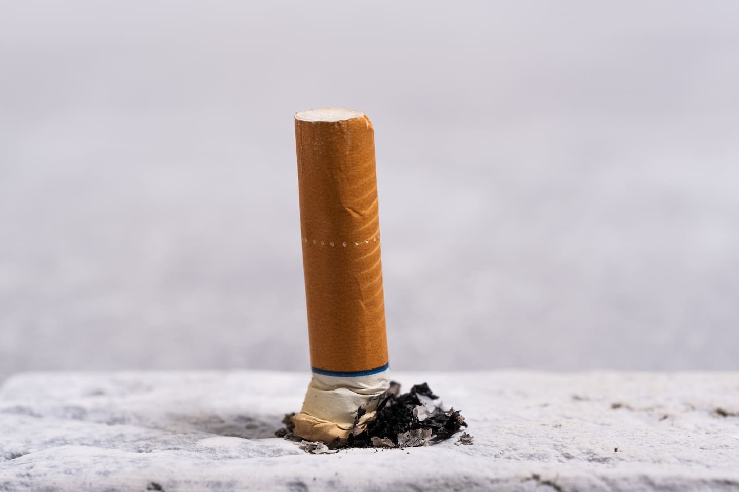 Les Français fument de moins en moins, la vente de tabac en baisse de 8,2 %  chez les buralistes – Libération