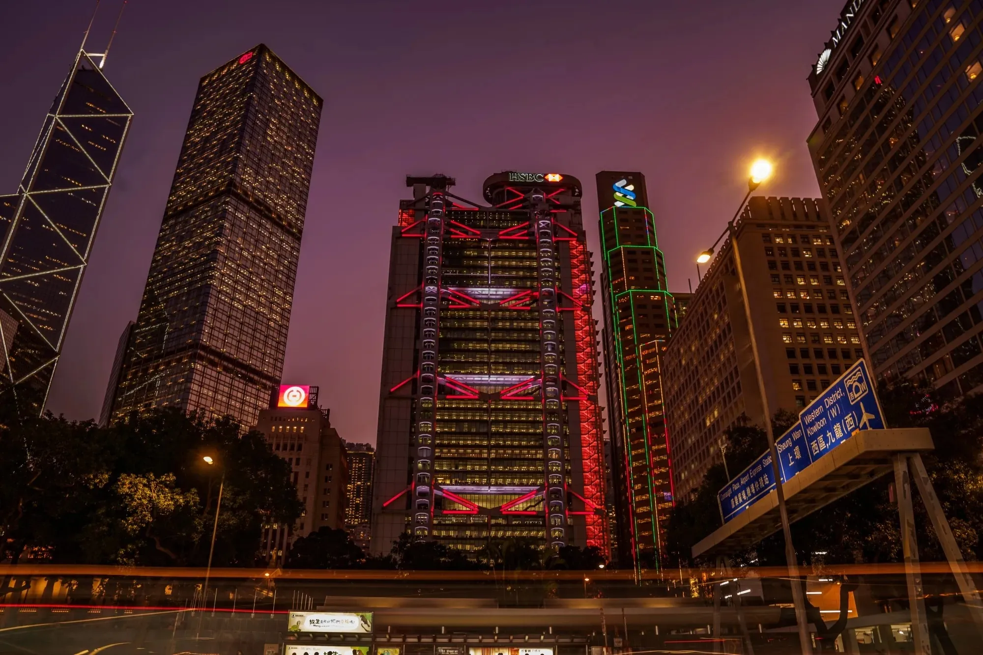 Hong Kong Surpasses Switzerland as Top Offshore Wealth Hub - Bloomberg