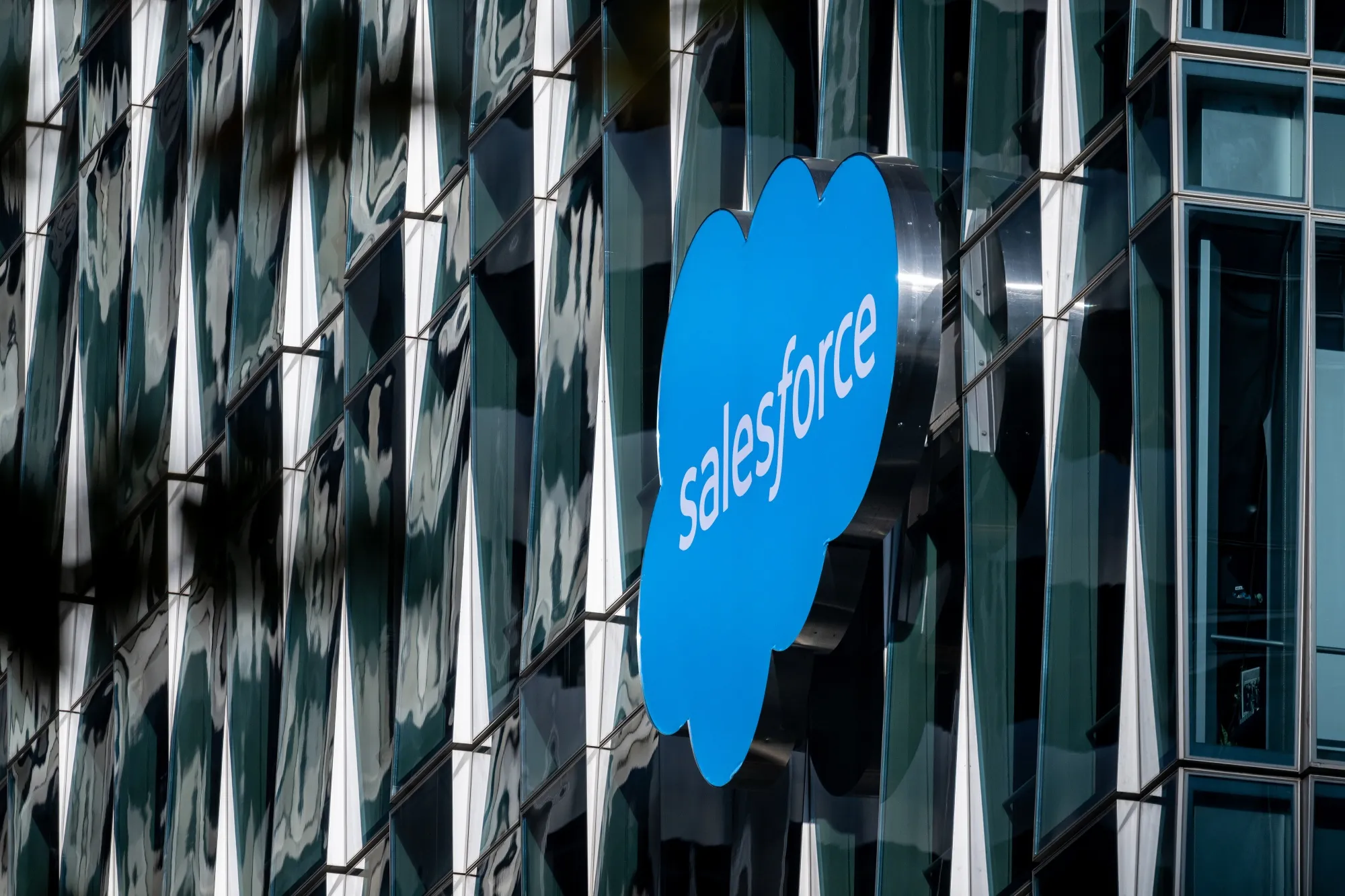 Salesforce Earnings Can Put AI Fears to Bed, Give Stock a Lift - Bloomberg