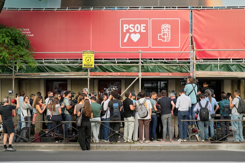 Espagne: les forces de l'ordre au siège du Parti socialiste pour enquêter  sur une ex-militante | 7sur7.be